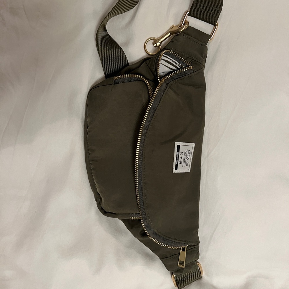 Green Belt Diaper Bag - Picture 10 of 14